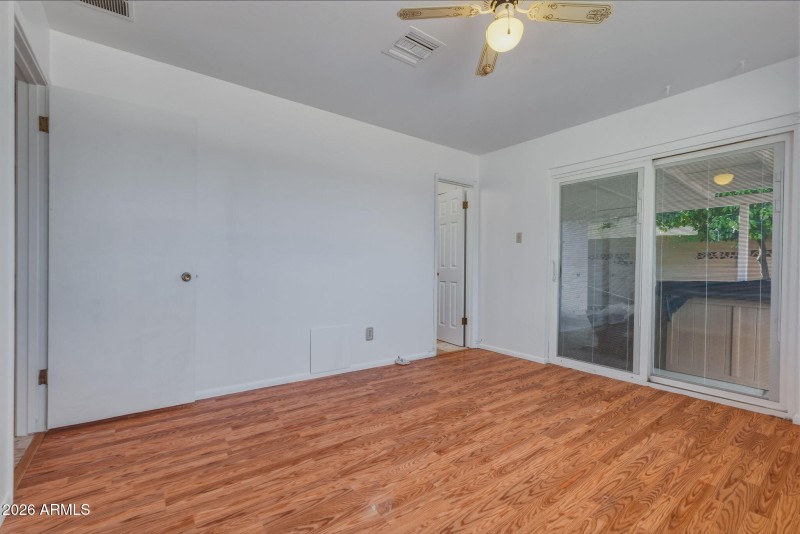 30-web-or-mls-3526 N 83rd St-12