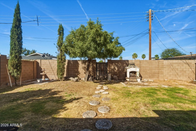 40-web-or-mls-3526 N 83rd St-41