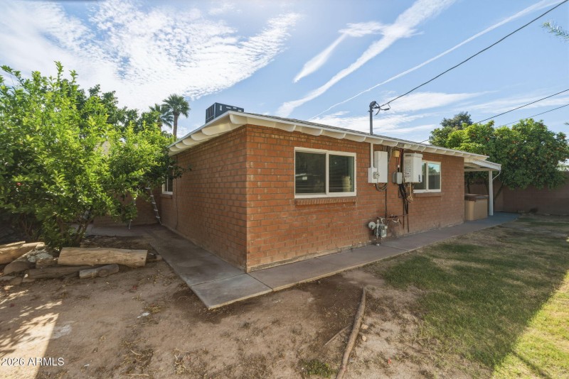 42-web-or-mls-3526 N 83rd St-39