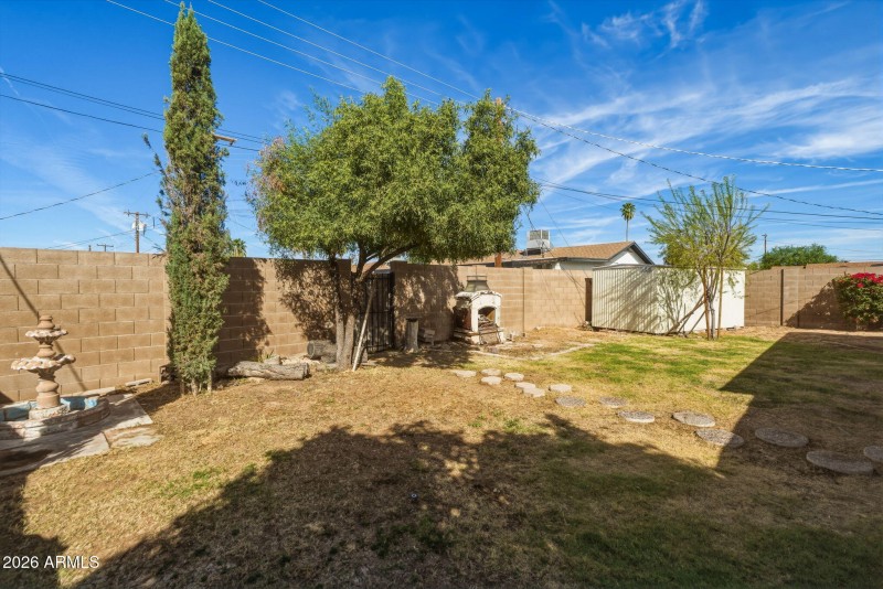 44-web-or-mls-3526 N 83rd St-37