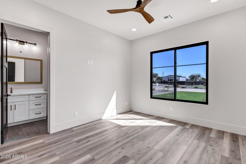 35742 N Evermore Madison St-27