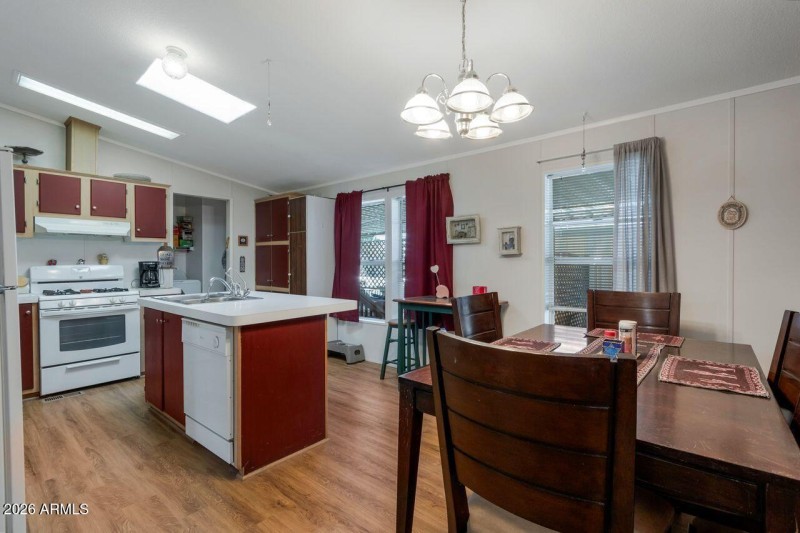 Kitchen & Dining Room