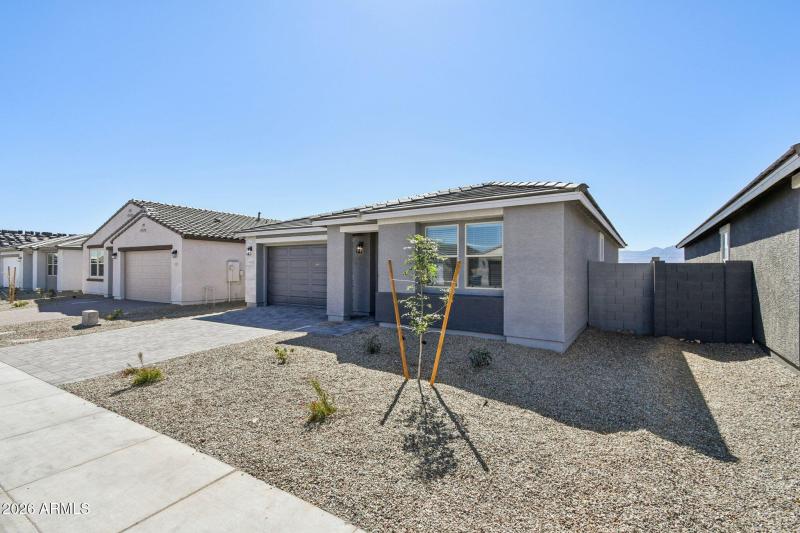 4-web-or-mls-W Tamarisk Ave-S1403-004