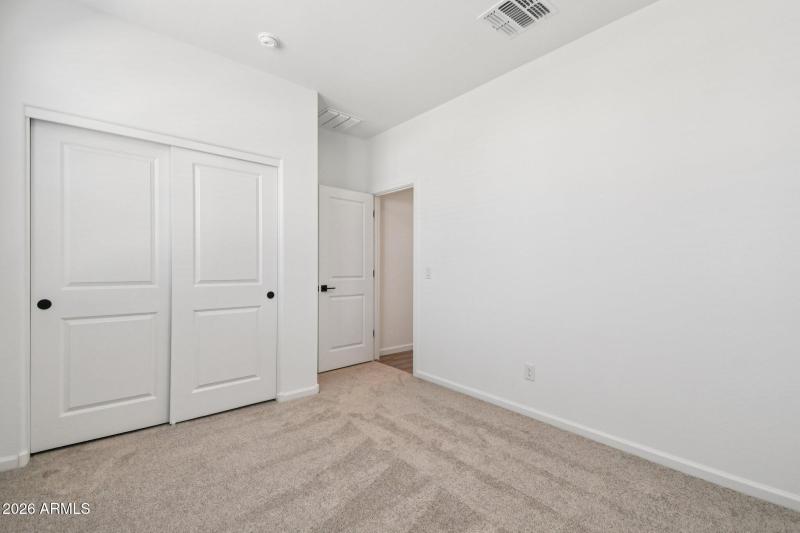 15-web-or-mls-W Tamarisk Ave-S1403-015