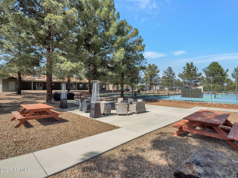 Exterior_Clubhouse_Patio