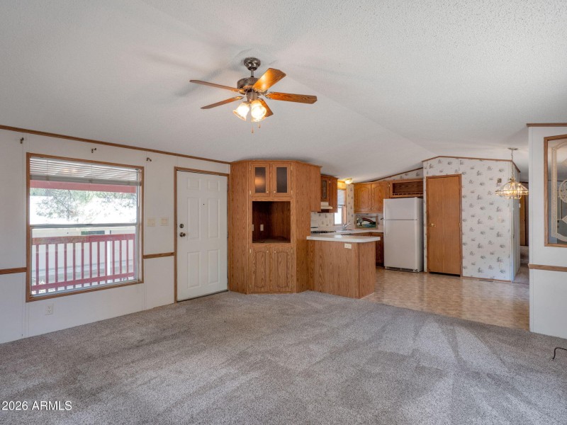 Living room_Front door_Kitchen