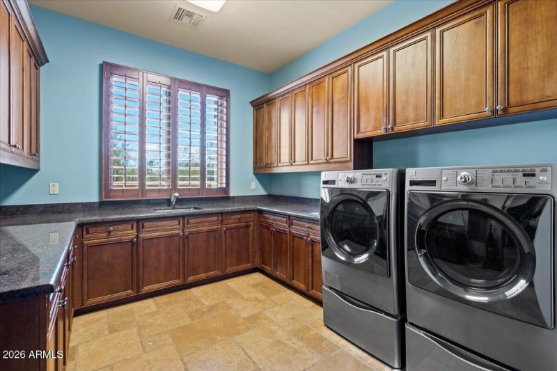 52-Laundry Room