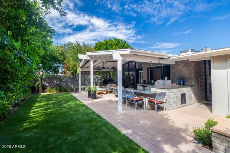 6845 E Earll Dr Patio Grill Area