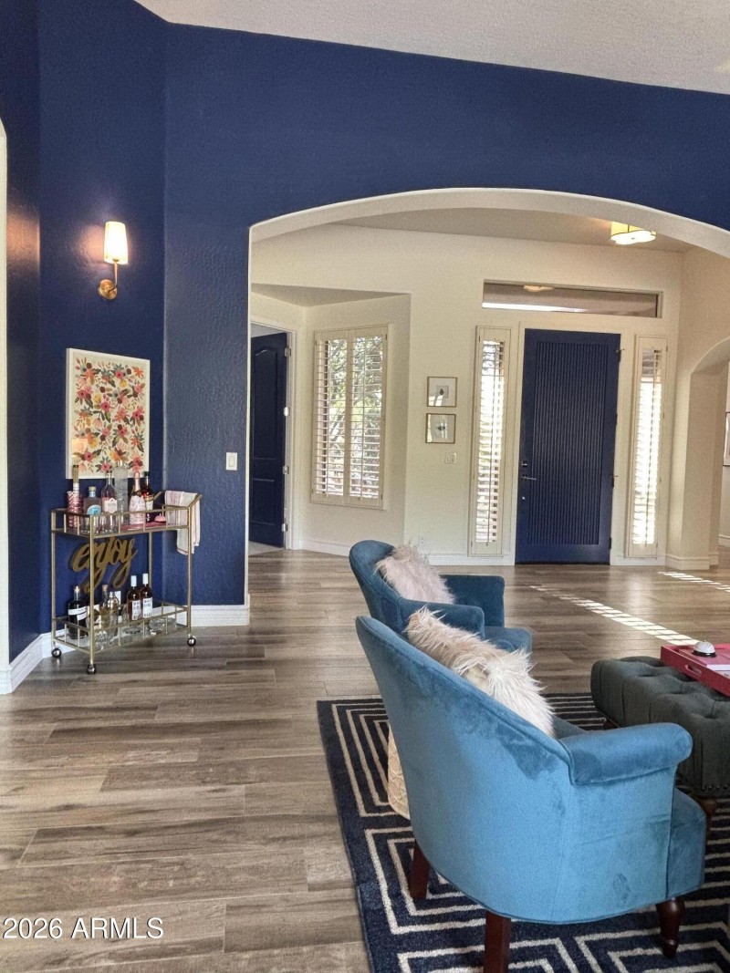 New Floors throughout