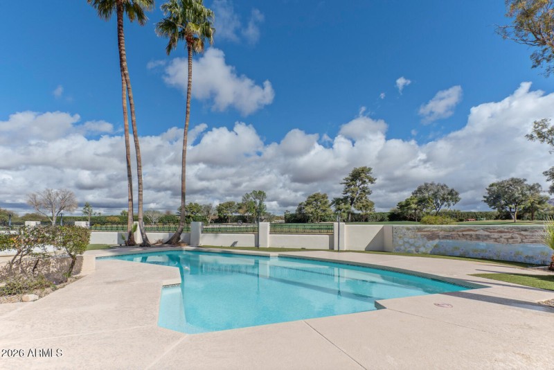 8262 East Vista De Valle-large-022-010-p