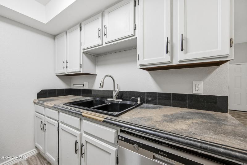 10-5136EES1051-ocupix-