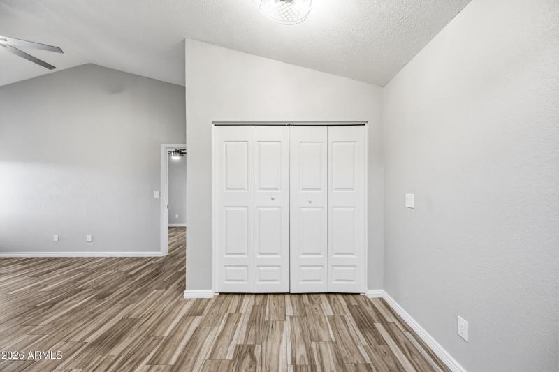 12-5136EES1051-ocupix-