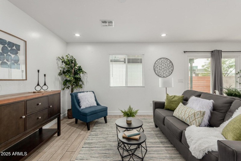 20250924203719582508000000-o