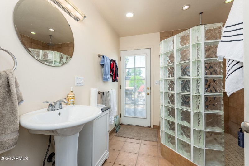 6830 E Paradise Pkwy - 22