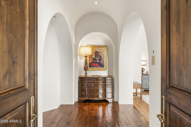 035_Primary Suite Entrance