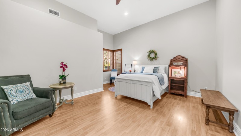 Spacious bedroom 2