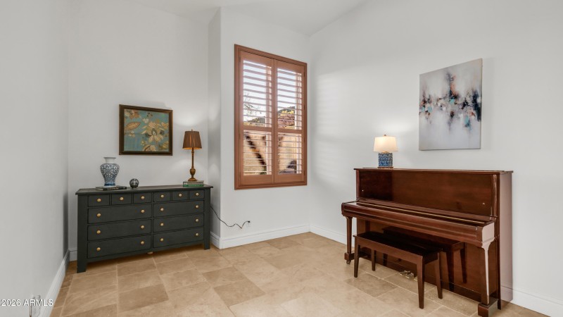 Extened family room