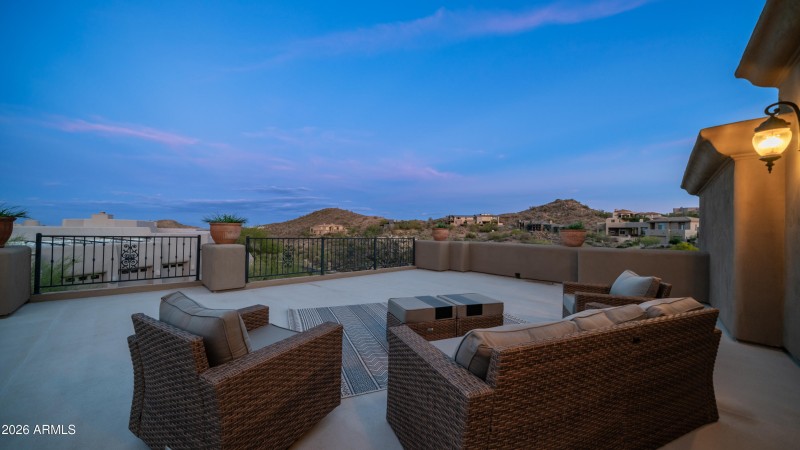 1744 E Desert Willow Dr Exterior Photos-