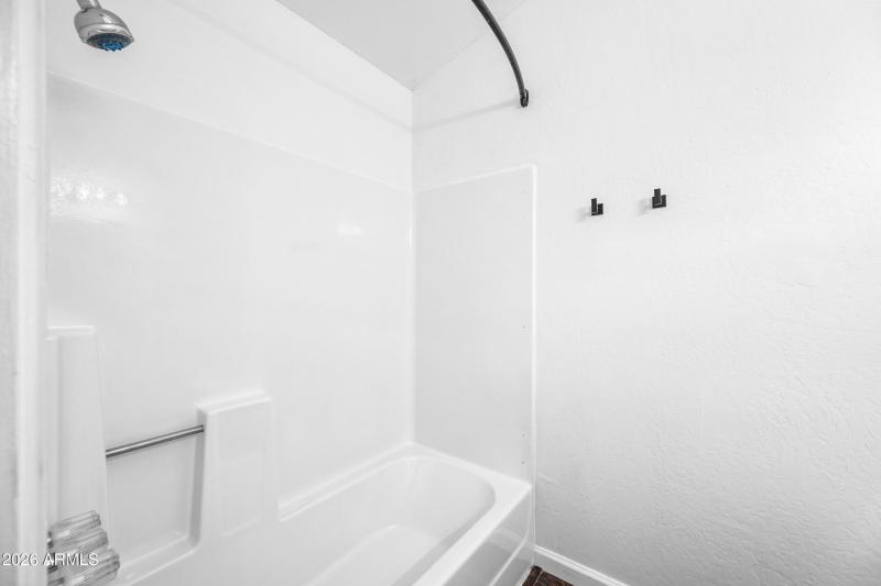 16-5146EOS204-ocupix-