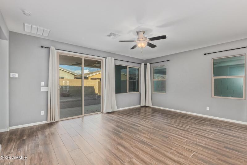 05 Desert Moon 12158