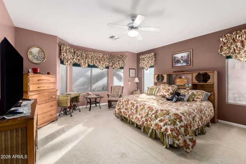 Master Bedroom - Downstairs