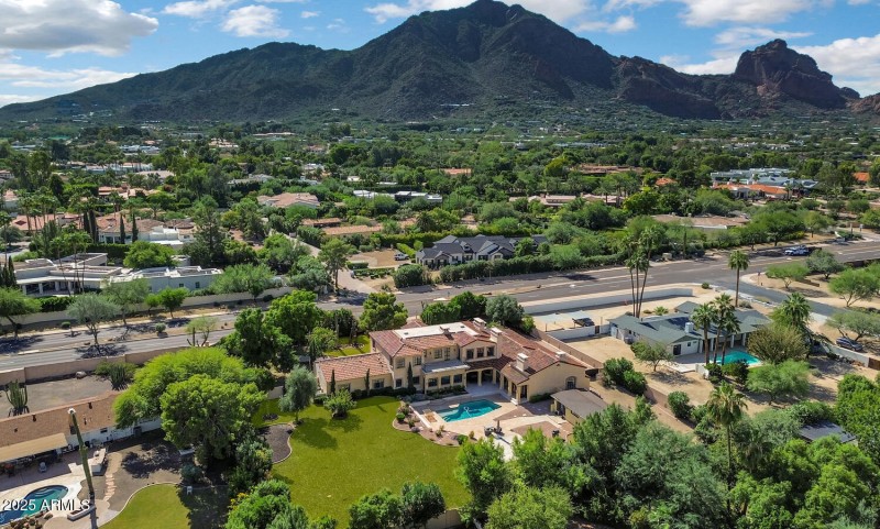 6032 E Lincoln Dr-large-029-004-DJI 0008