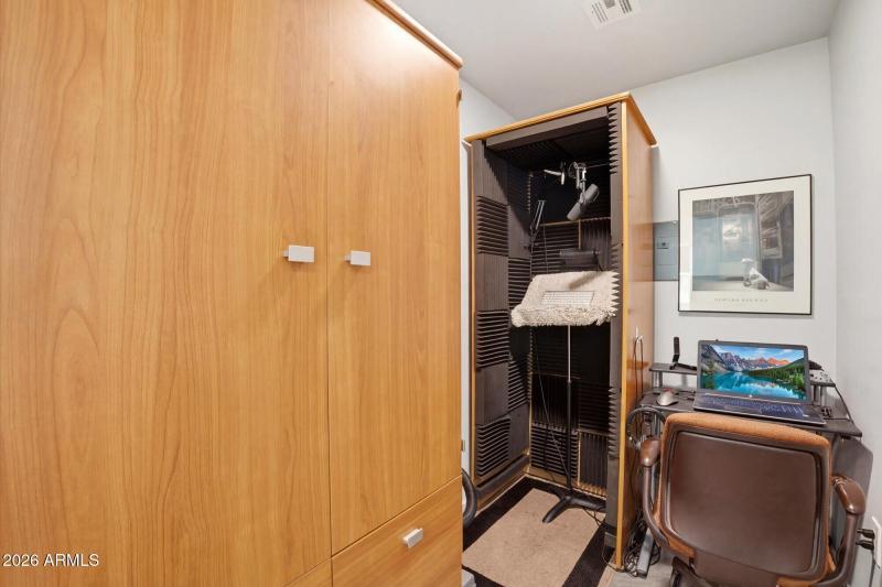 Casita walk-in closet