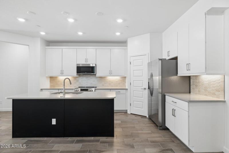 9-web-or-mls-32617-north-smoke-view-trai