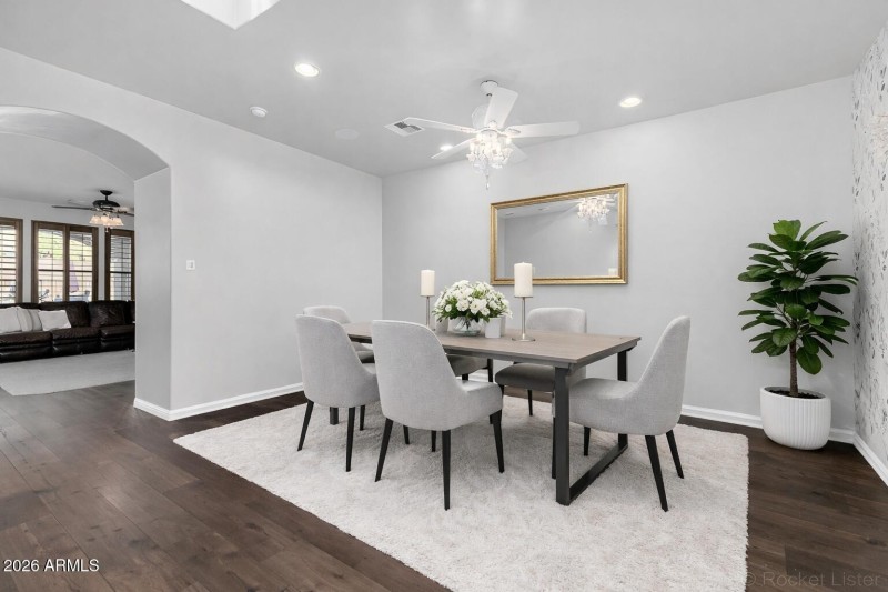 Virtual staged Dining for visual purpose