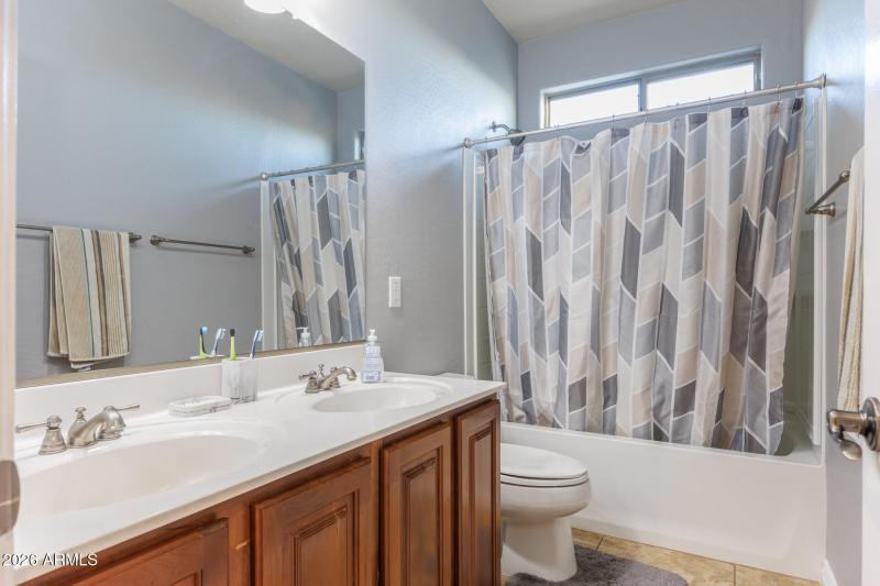 311 W Blue Lagoon - Upstairs Bath