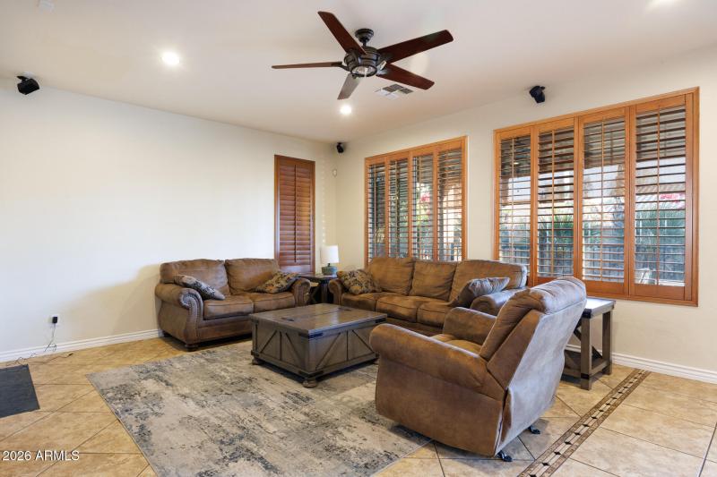 311 W Blue Lagoon - Family Room