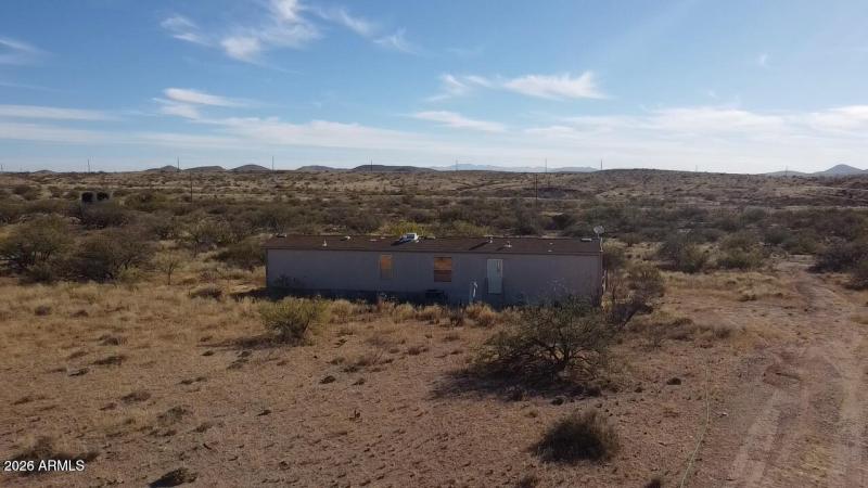 20251215230130517613000000-o