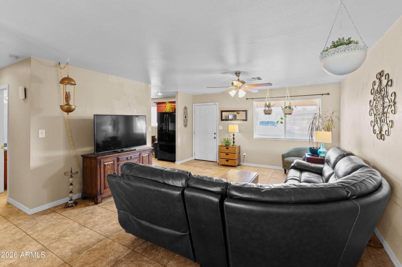 4118 W Orangewood Ave-1740