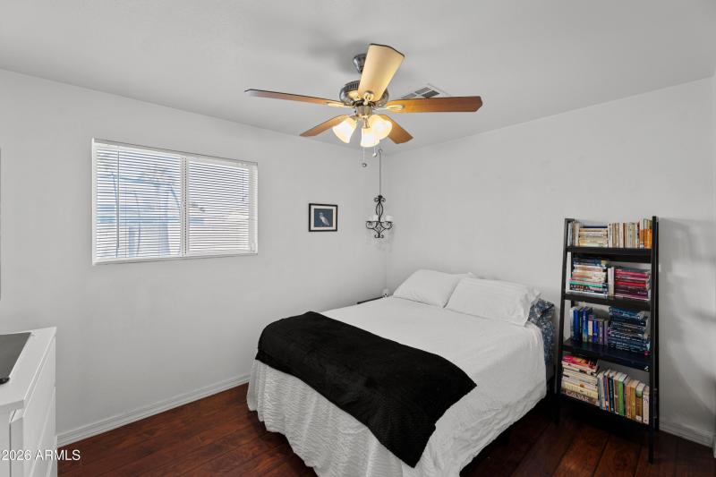 4118 W Orangewood Ave-1767