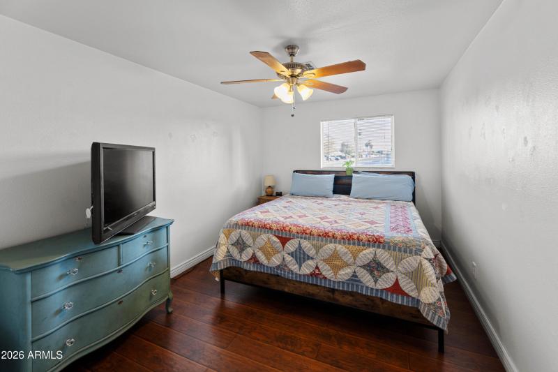 4118 W Orangewood Ave-1776