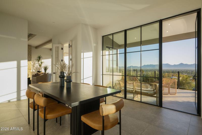 Eat-in Kitchen/Dining