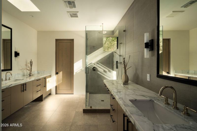 Guest Suite Bathroom