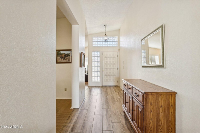 6-web-or-mls-10908-n-57th-ave