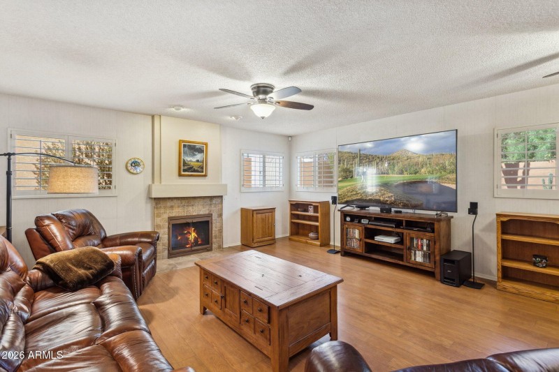 15-web-or-mls-10908-n-57th-ave