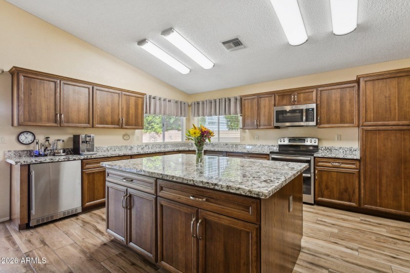 18-web-or-mls-10908-n-57th-ave