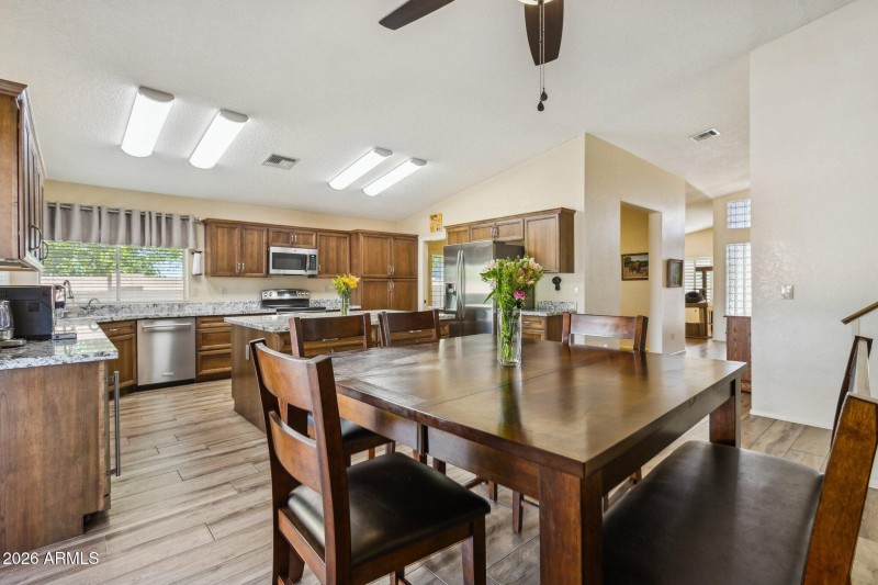 19-web-or-mls-10908-n-57th-ave