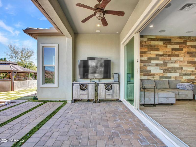 14-Covered-patio-(5)