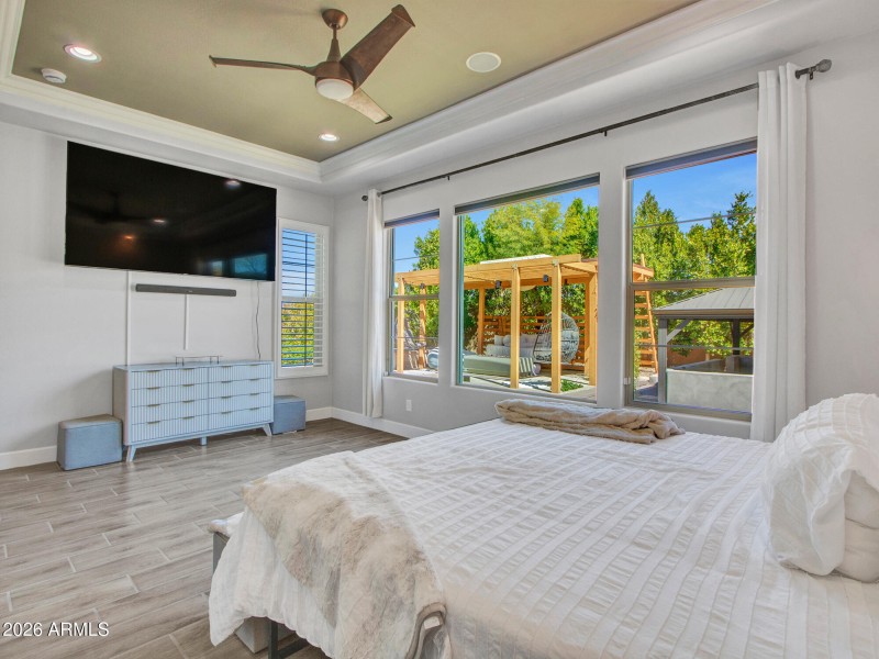 12-Primary-suite-(2)