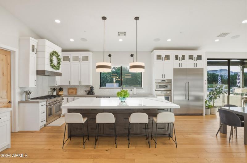 12_5302 n 68th pl-12