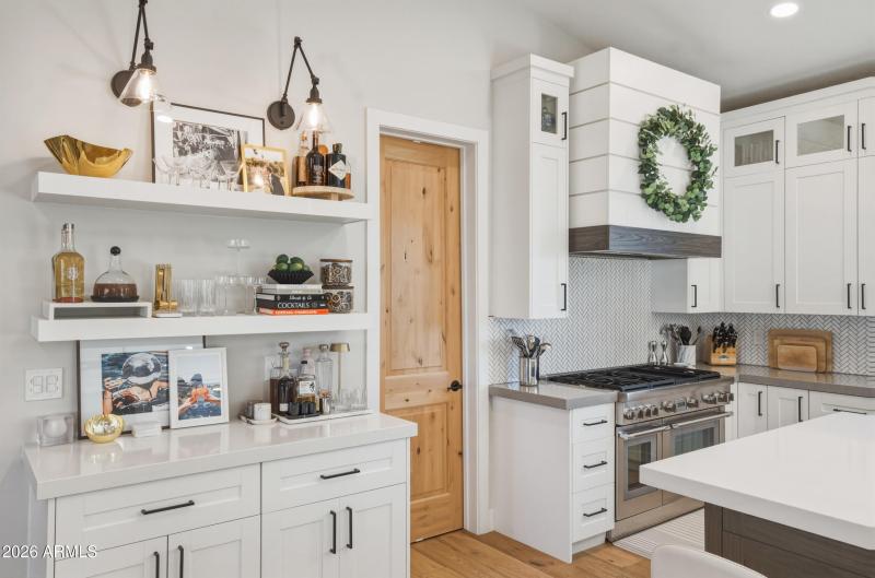 15_5302 n 68th pl-15