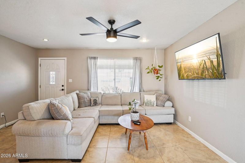 5-web-or-mls-W Plana Ave-S1703-005