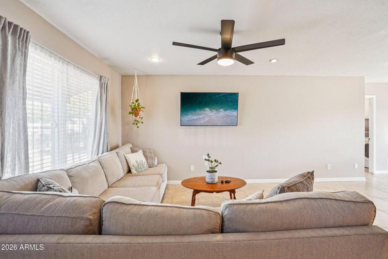 7-web-or-mls-W Plana Ave-S1703-007