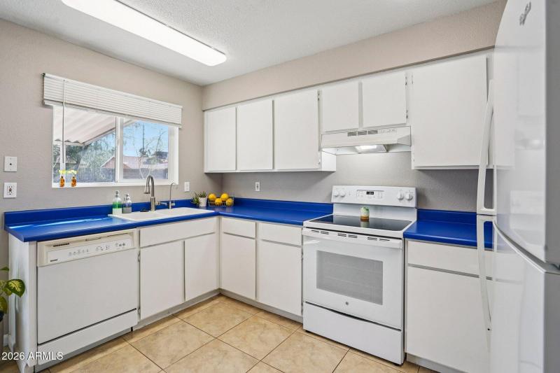 16-web-or-mls-W Plana Ave-S1703-016