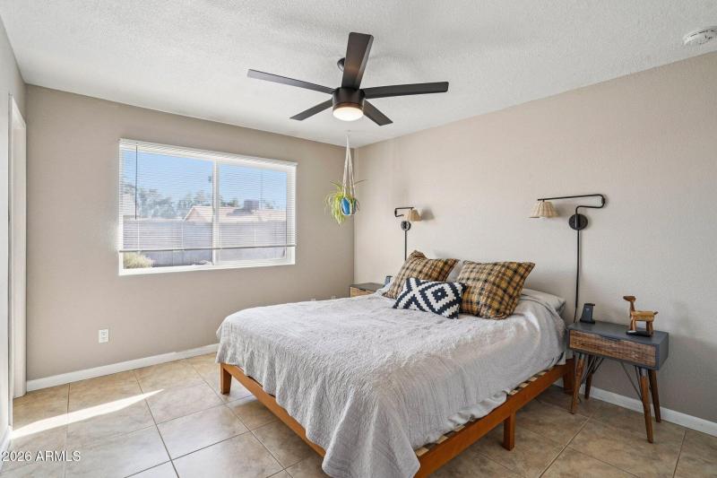 19-web-or-mls-W Plana Ave-S1703-019