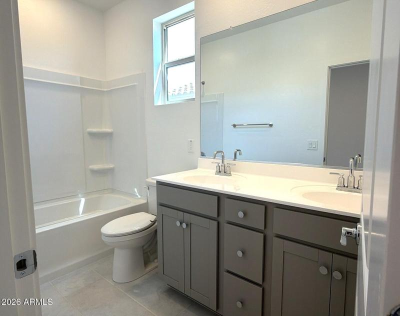 9138B7B4-D982-4215-B403-E192BA756386